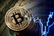 Аналитики прокомментировали снижение цены биткоина