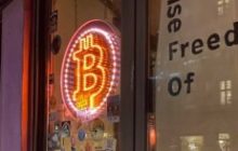 Закрылся берлинский бар Room 77, который первым начал принимать платежи в биткоине