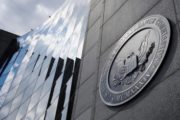 Экс-комиссар SEC: Иск против Ripple принесет многомиллиардные убытки невиновным держателям XRP