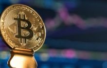 Биткоин обошел российский рубль по капитализации