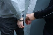 В США задержали россиянина, использующего биткоин для отмывания денег