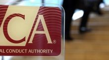 Глава FCA призывает британцев не вкладываться в криптовалюты