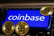 В криптосообществе обсуждают странную просьбу Coinbase